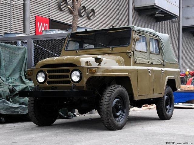 北京吉普车212